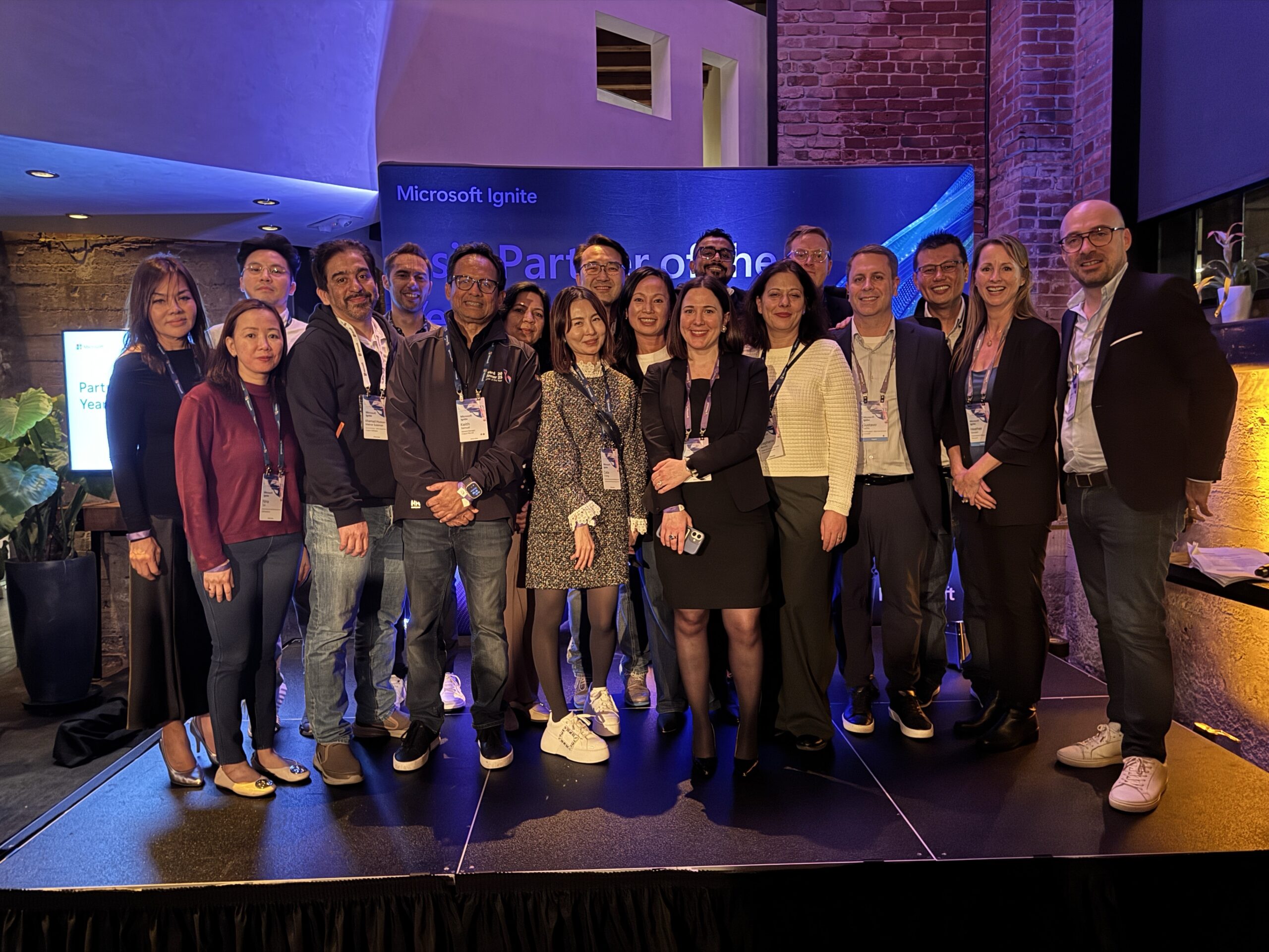 Crayon recognized as the winner of the 2025 Microsoft Asia Partner of the Year Award